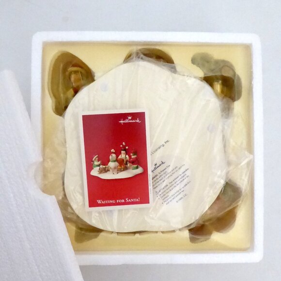 NEW 2003 HALLMARK KEEPSAKE ORNAMENT WAITING FOR SANTA TEA LIGHT CANDLEHOLDER SET - Picture 2 of 15